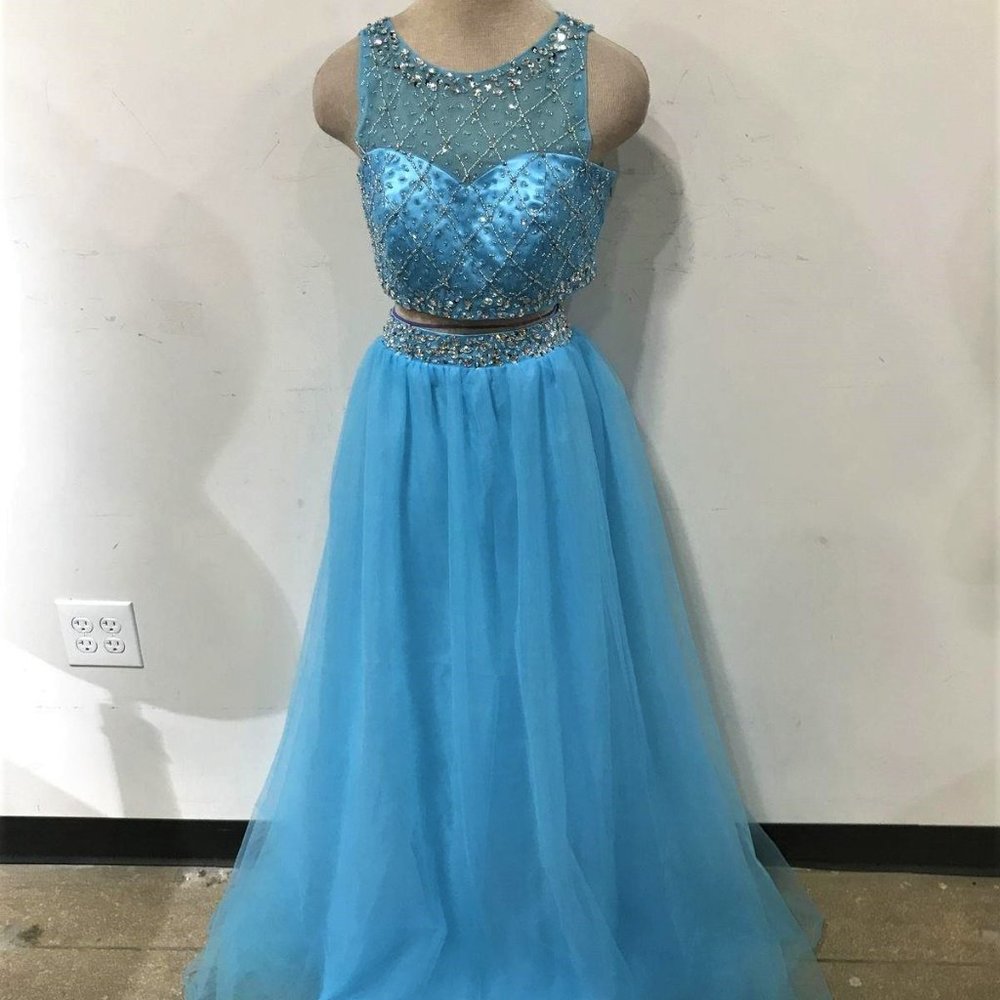 2 PC BEADED & SEQUINED EMBELLISHED EVENING GOWN SIZE 4